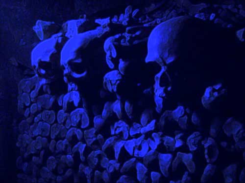 [Catacombs-Paris.jpg]