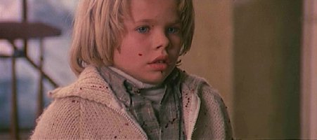 [house-by-the-cemetery-kid.jpg]