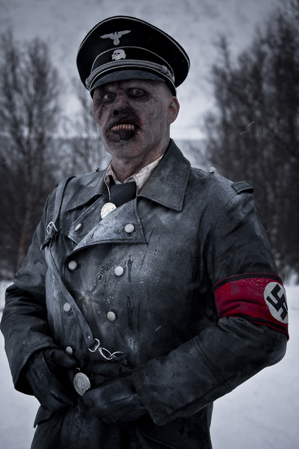 [dead_snow_movie_image__7_.jpg]