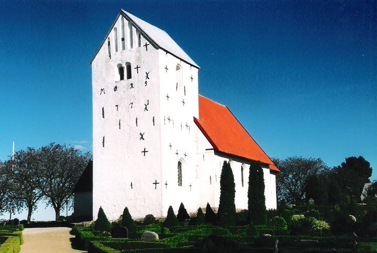 Church and Manor in Denmark Vedslet church / Vedslet kirke, Voer