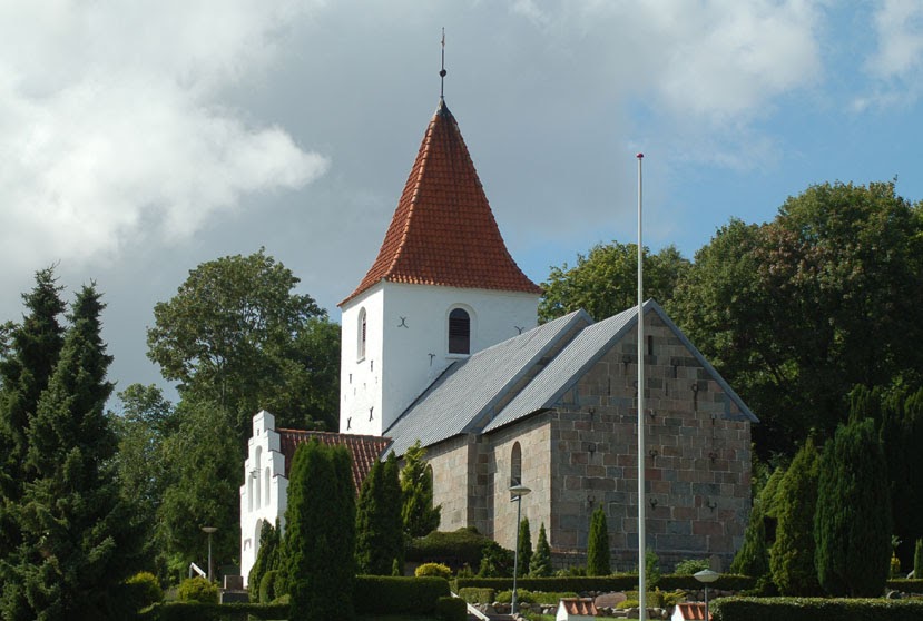 Church and Manor in Denmark Gravlev church / Gravlev kirke, Hornum