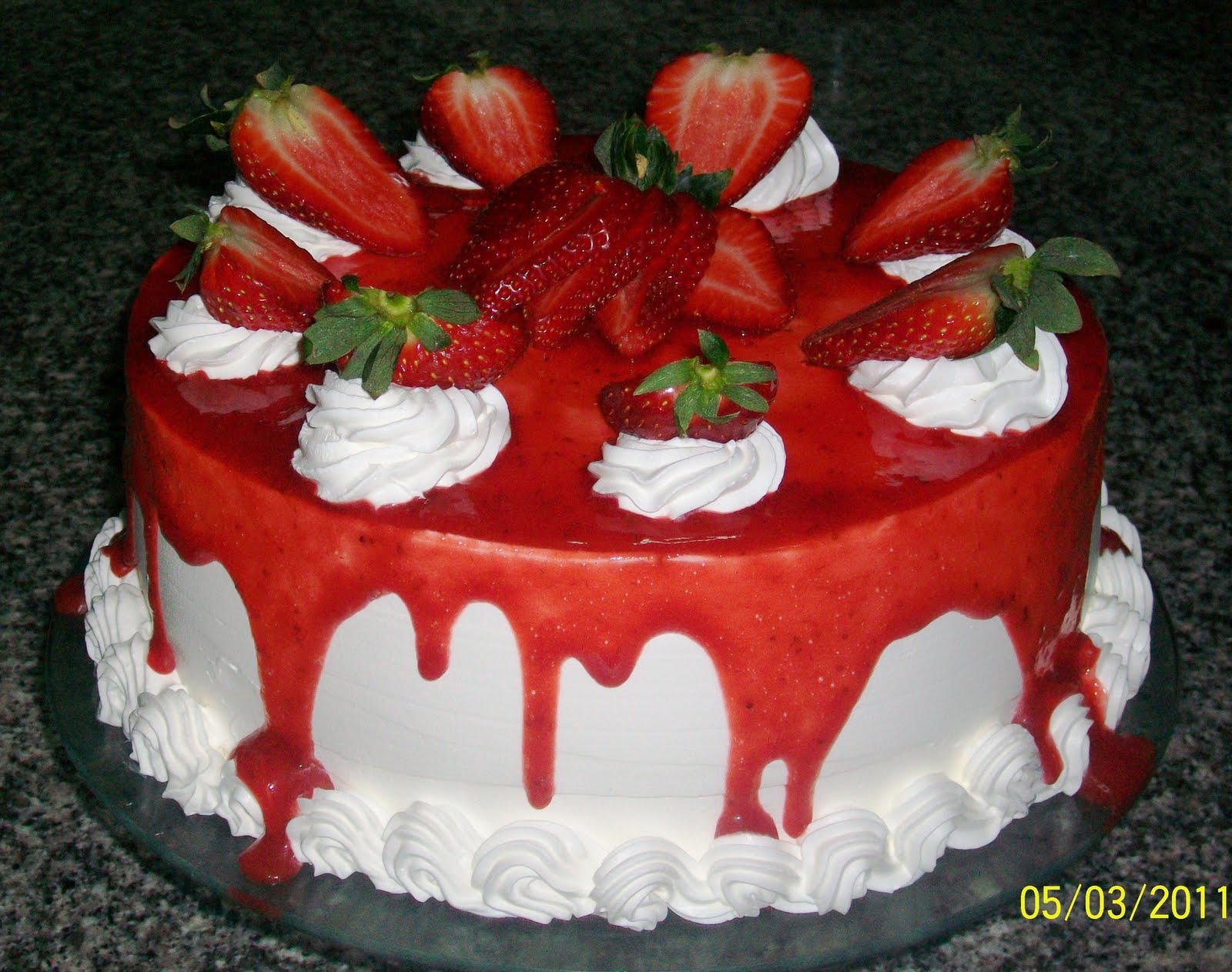 Cakes & Dreams: Bolo de Morangos e Chantilly