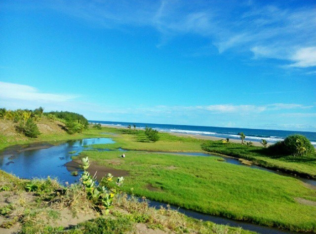 Pesona Wisata Alam Kebumen: Pantai Laguna (Lembupurwo)