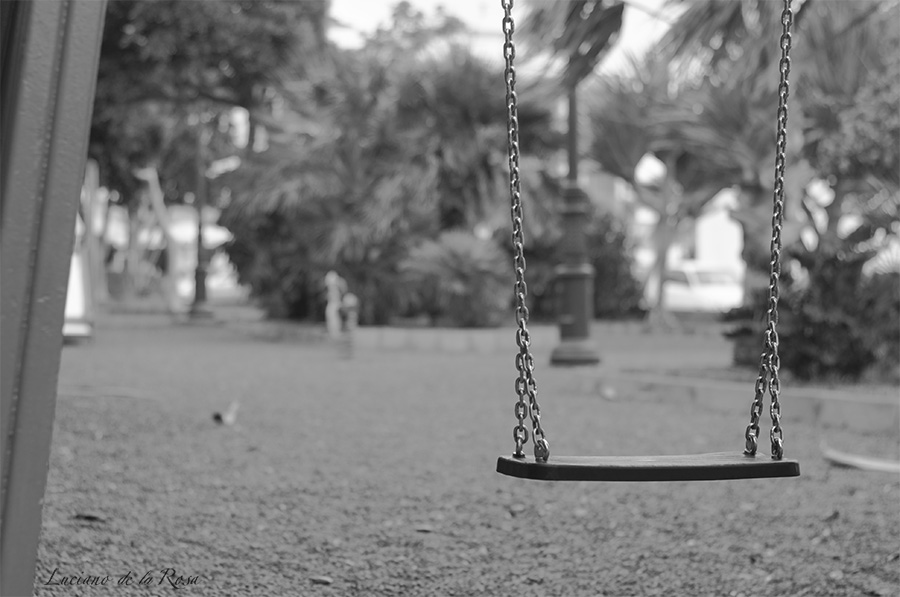 Columpio en el parque de Candelaria Columpio en el parque de Candelaria, Tenerife, Islas Canarias.