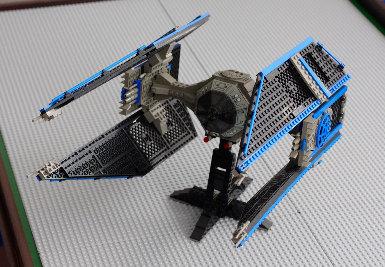 GEEK DIY BAM! TRAIN TABLE TO LEGO TABLE CONVERSION DIY TUTORIAL