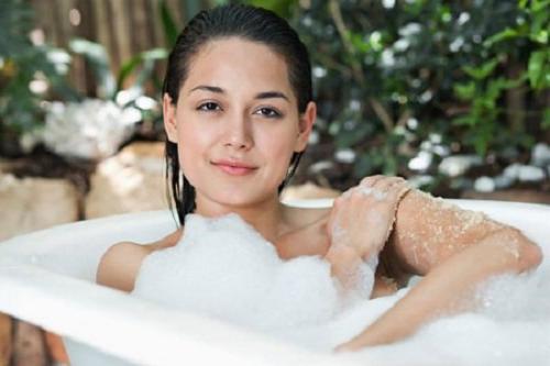 Những thói quen đang làm hại làn da của bạn Những thói quen đang làm hại làn da của bạn