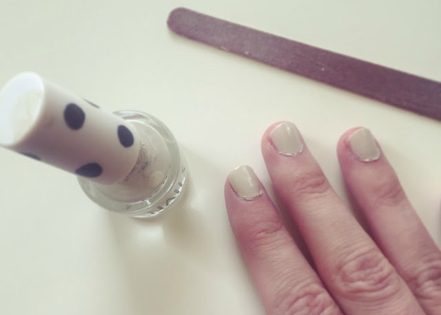 Cream nail varnish