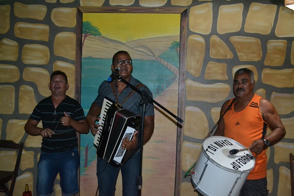 CONFRATERNIZAÇÃO NATALINA DA ESCOLA MARIA DE LOUDES BEZERRA NA TOCA DO CARANGUEJO