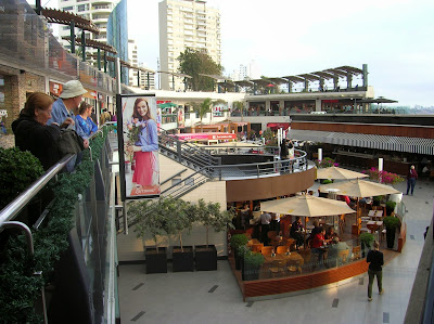 Larcomar centro comercial, Miraflores, Lima, Perú, La vuelta al mundo de Asun y Ricardo, round the world, mundoporlibre.com