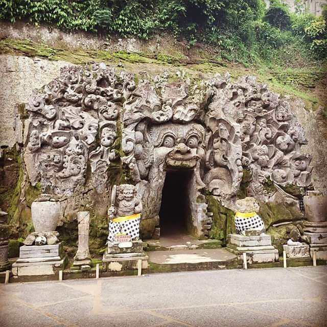 halaman depan pura goa gajah foto halaman depan pura goa gajah