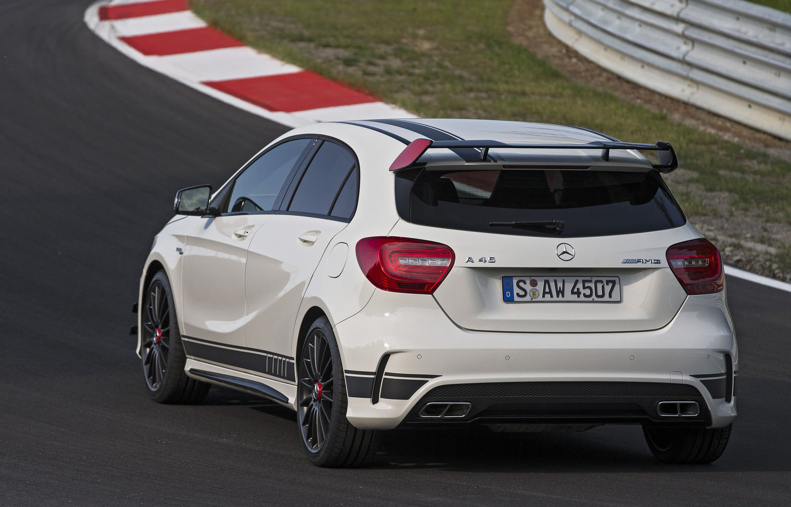 Мерседес а45 AMG