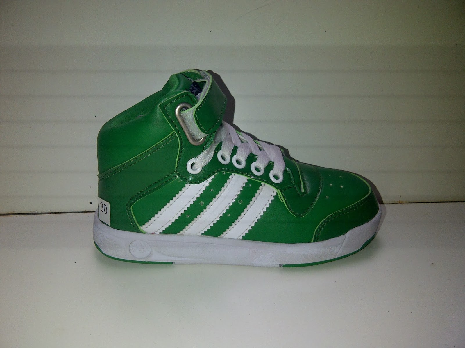 Sepatu Adidas Mini umur 3-8 tahun