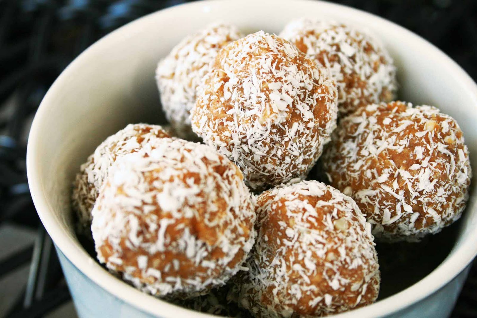 carrot top x 3 cashew date balls