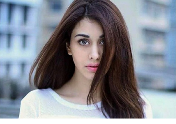 Warina Hussain Age | Biography | Affair | Husband | Movie | Family & More Warina Hussain Age | Biography | Affair | Husband | Movie | Family & More