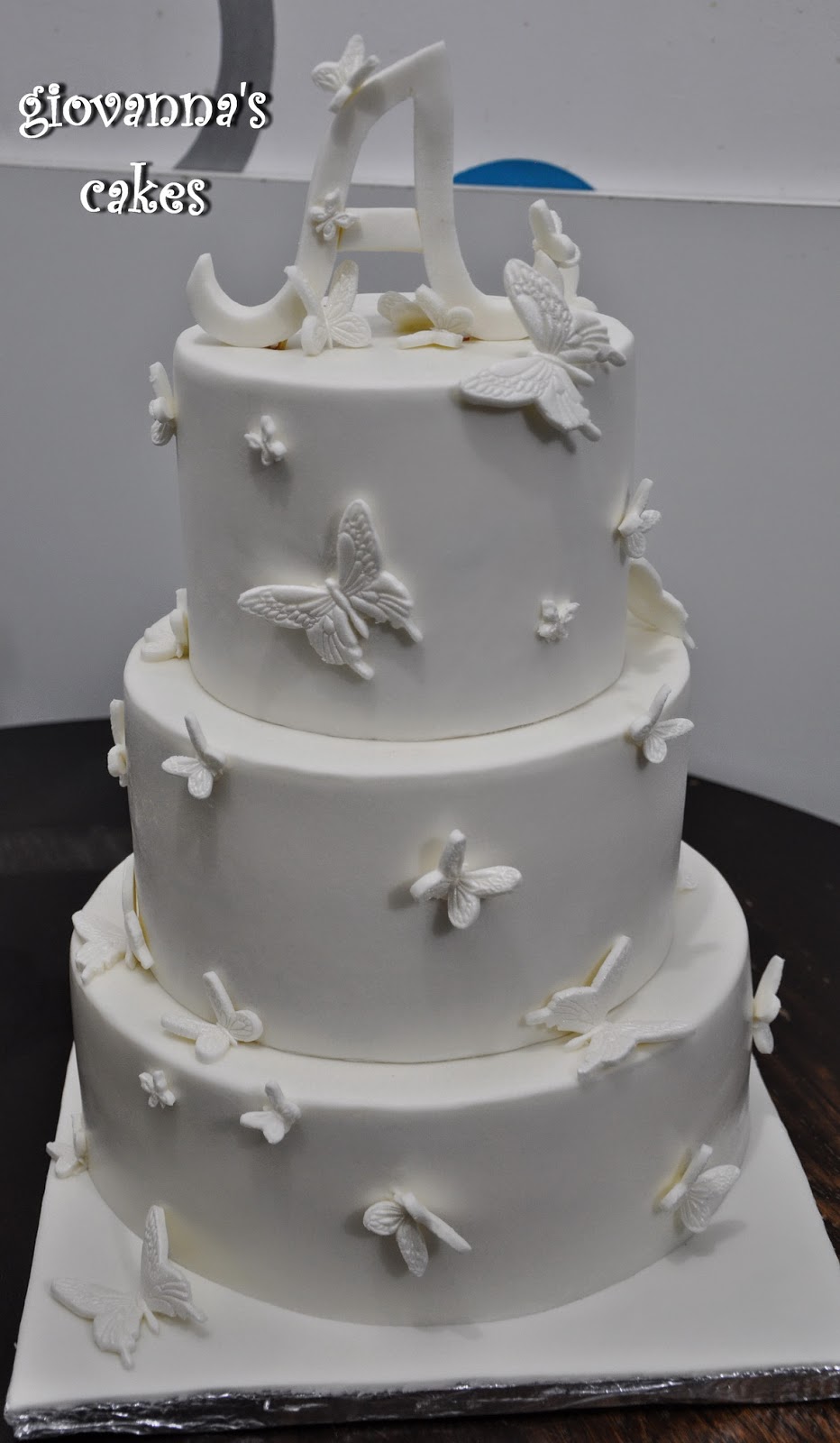 giovanna's cakes Pure white Christening cake