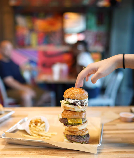 Little Big Burger Serving Up Pint Size Burgers in East Austin Little Big Burger Serving Up Pint Size Burgers in East Austin