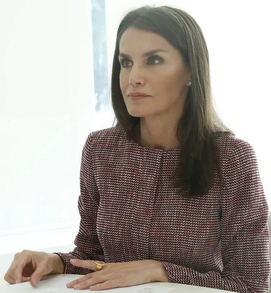 Queen Letizia wore Hugo Boss multi-coloured jacquard regular fit tailored jacket. Queen is the honorary president of FAD