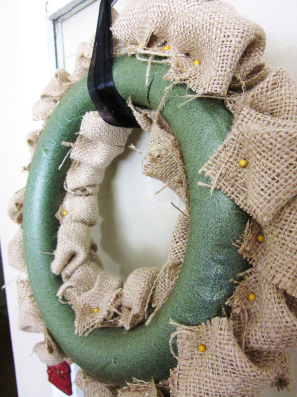 Today's Fabulous Finds Burlap 'Bubble' Wreath Tutorial