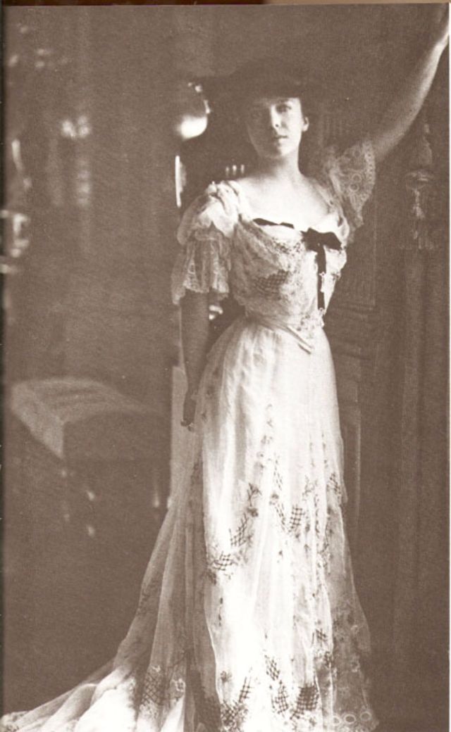 Fascinating Historical Picture of Alice Lee Roosevelt Longworth in 1905 