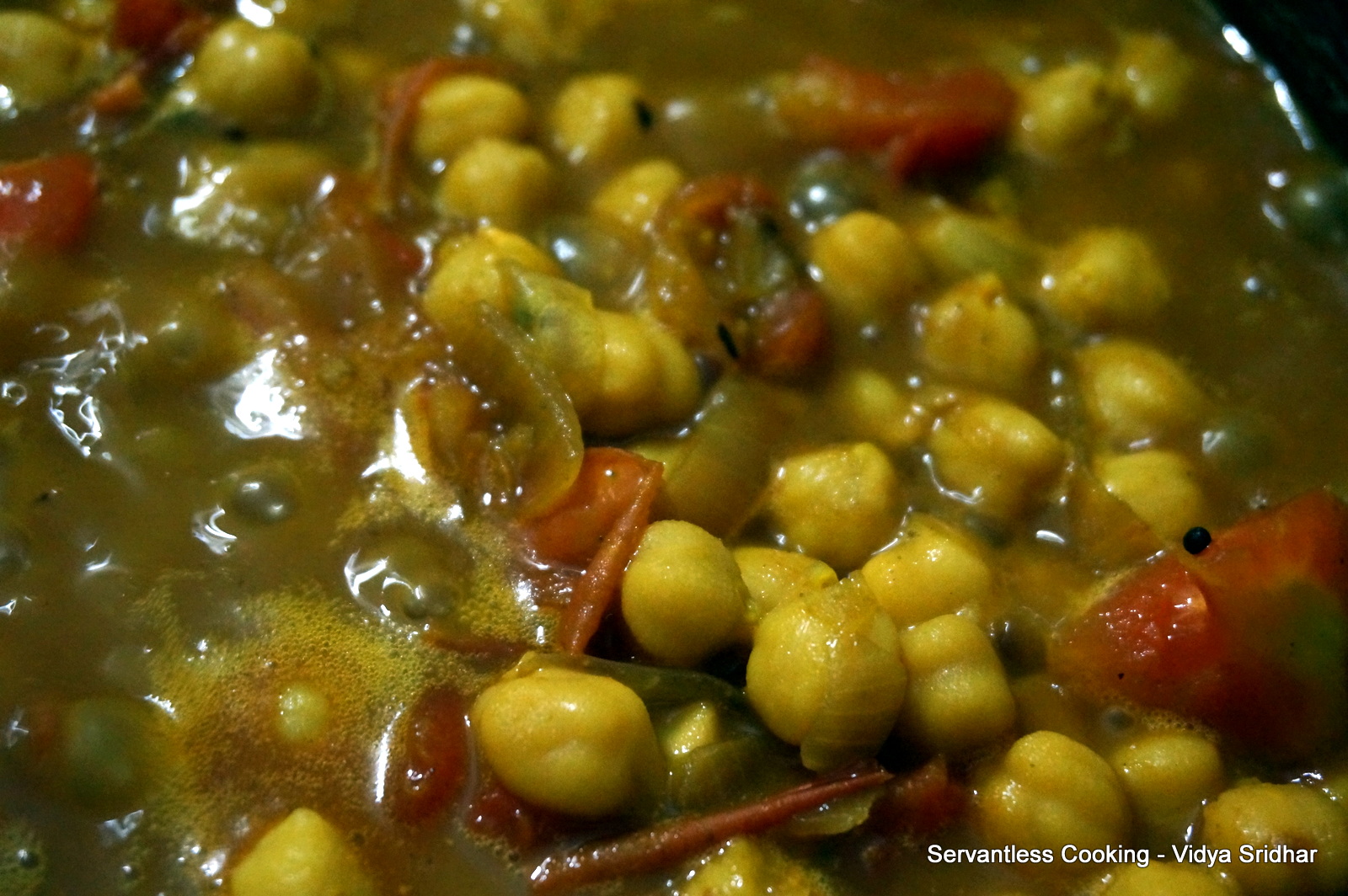 Servantless cooking Chole Masala (Spicy Garbanzo beans)