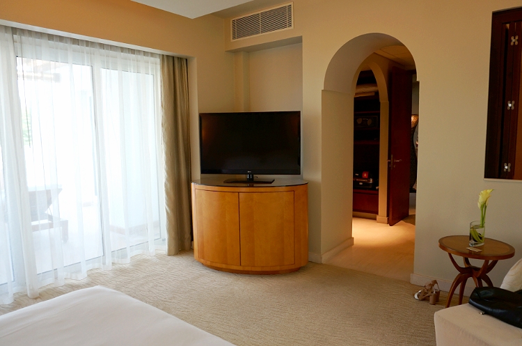 Euriental - fashion & luxury travel, Park Hyatt Dubai, Park Terrace Suite bedroom