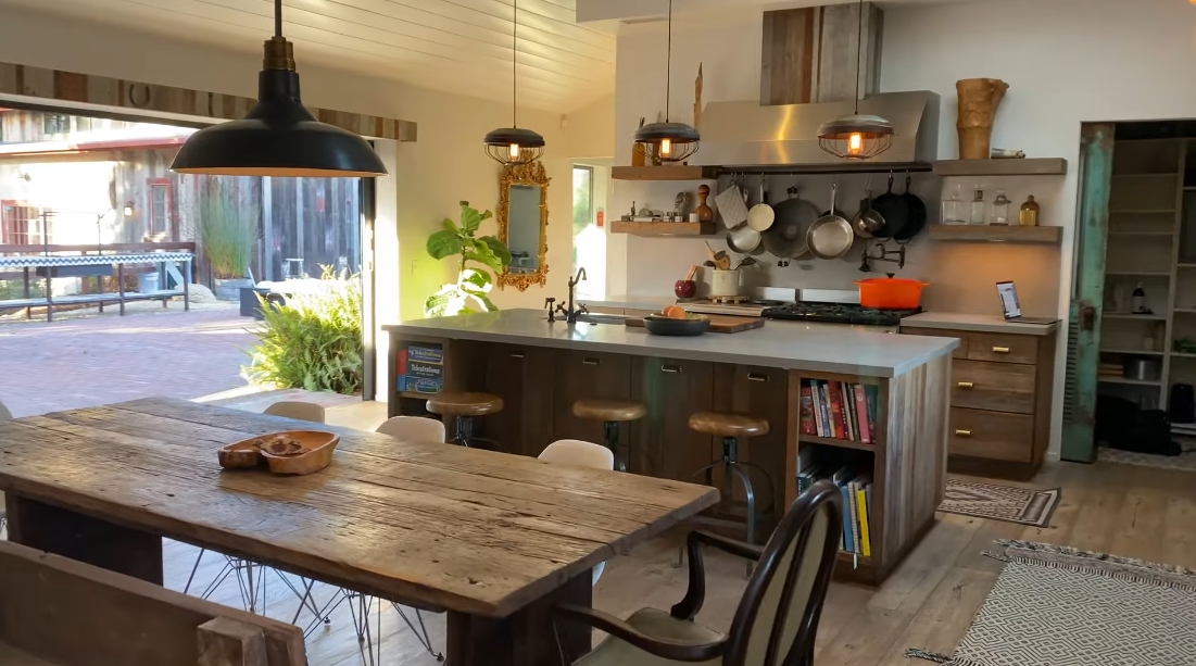28 Interior Design Photos vs. 6608 Portshead Rd, Malibu, CA Luxury Home Tour