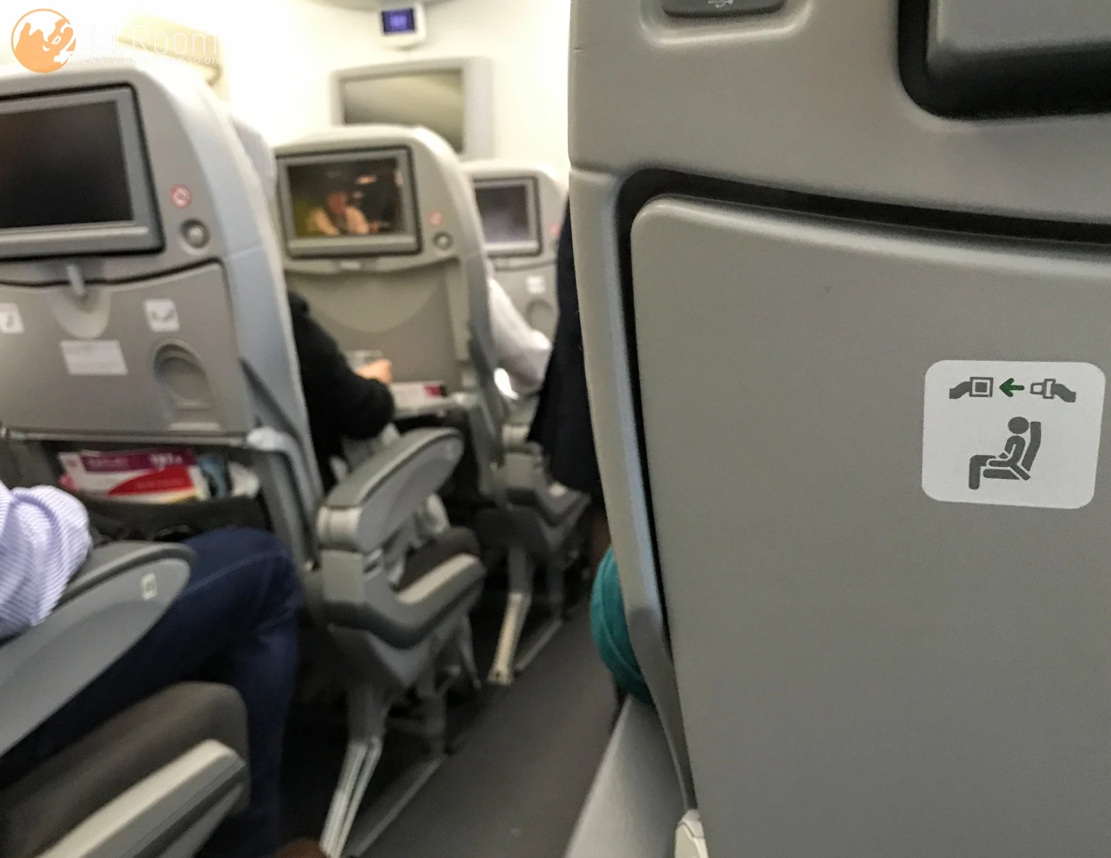 JALエコノミークラス座席　JAL Economyclass-flight-seat-early787