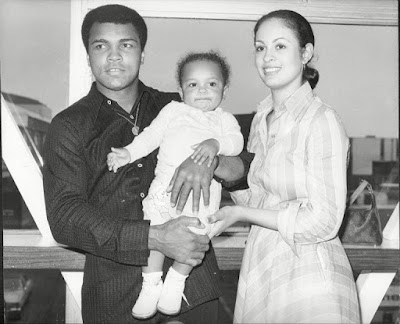 Pictures: Muhammad Ali with his 4 wives, 7 daughters and 2 sons » FLATIMES