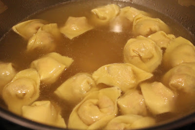 Tortelloni en brodo