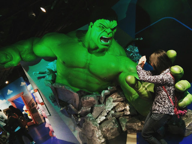 11 Jalan-Jalan Terus: Hong Kong, Kota Megapolitan