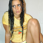 Andrea Rincon, Selena Spice Galería 31 : Camiseta Amarilla Tanga Amarilla Foto 13