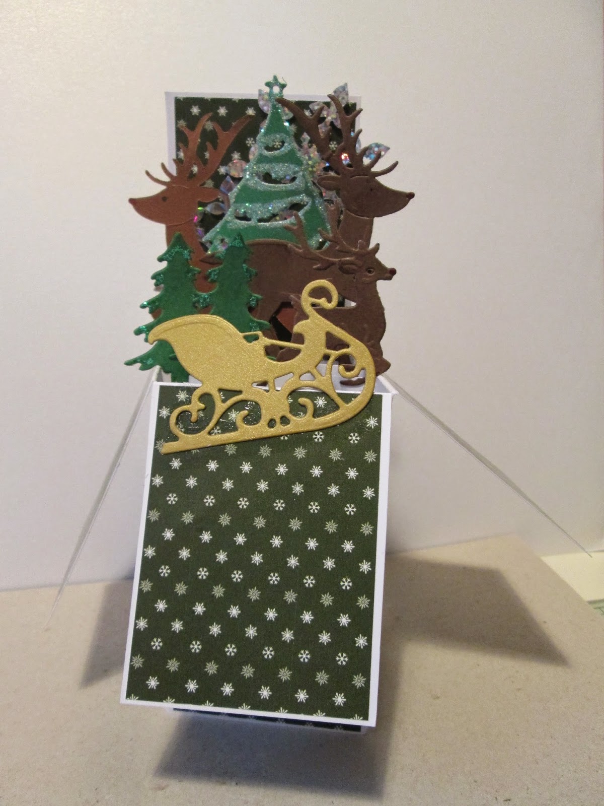 The Card/Craft Demon: Christmas pop up card in a box