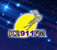 MENDENGARKAN RADIO K2FM