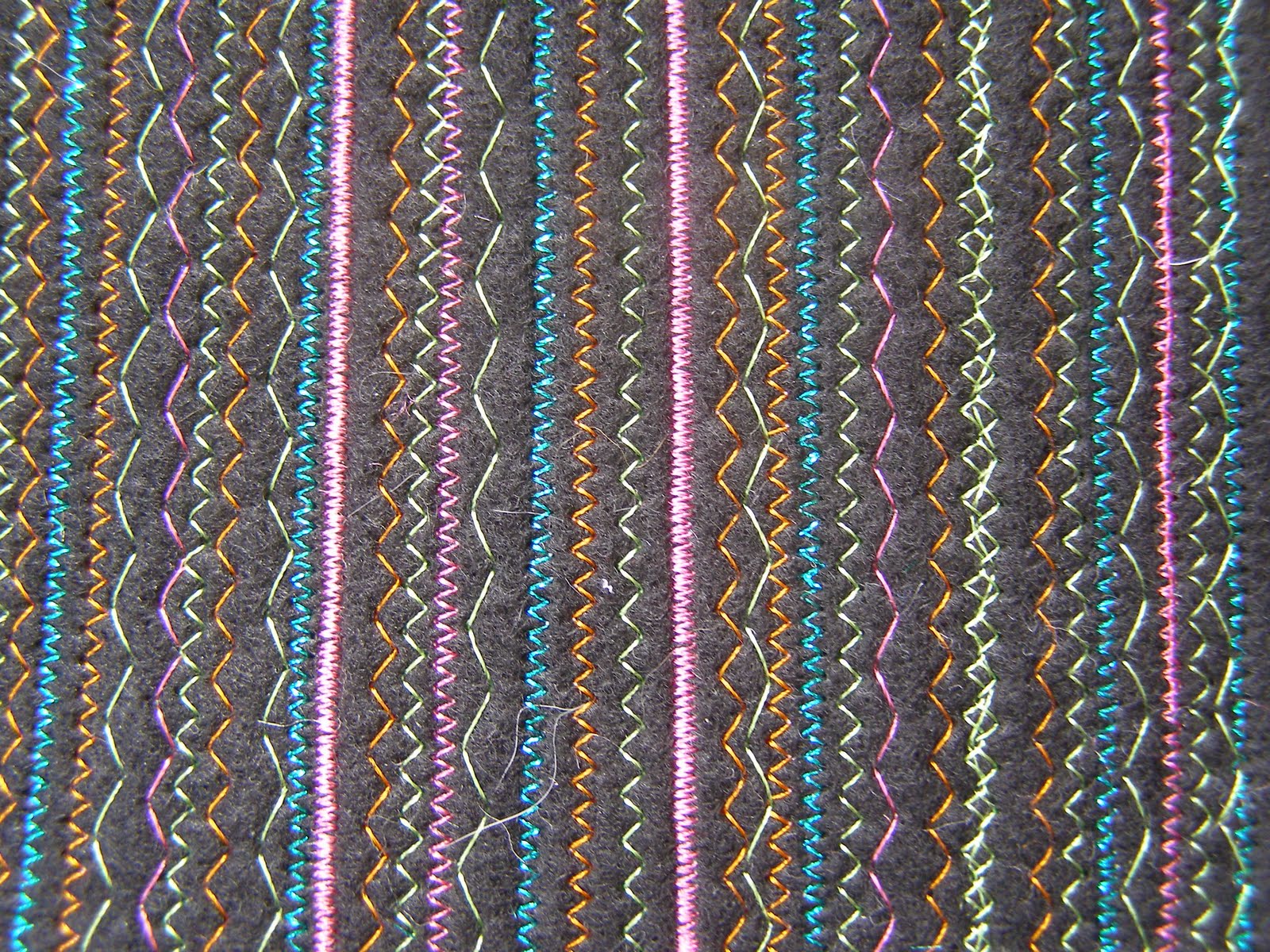 Liz Benjeddi Textile Art: Module 1 Chapter 4 - Zigzag samples (page 8)