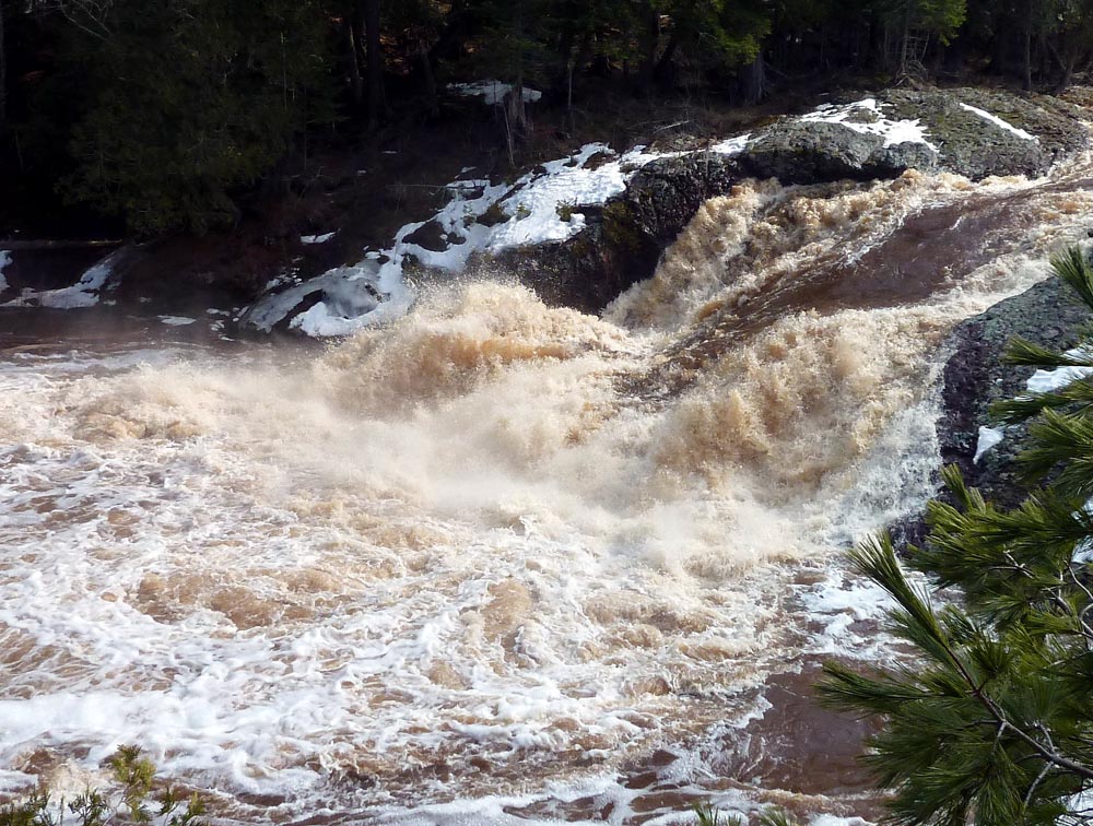 The Trail Mutt Reports NCT Black River falls hike near Ironwood, MI