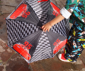 using an umbrella to do kids science activity