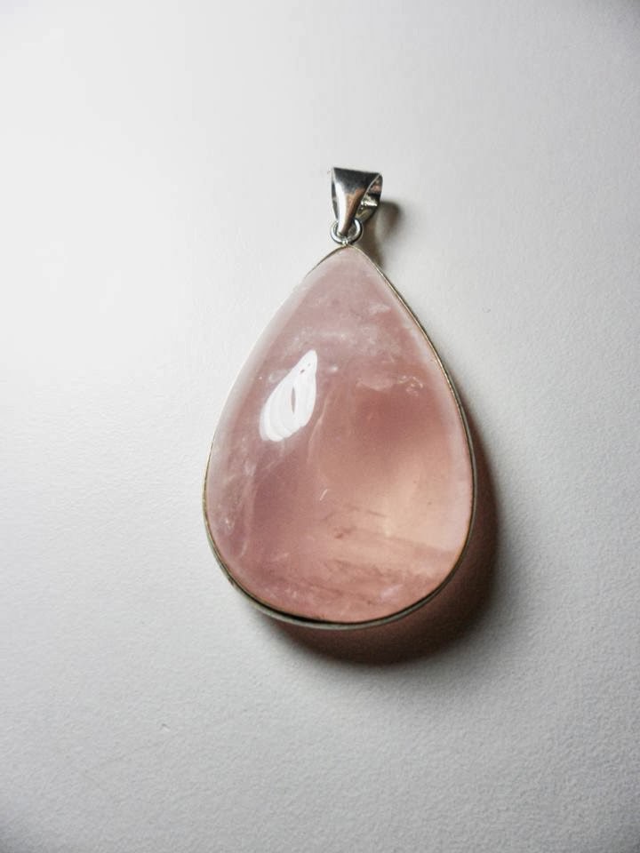 Stone of fortune By PHIM " โรสควอตซ์ (Rose Quartz)