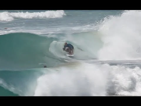 Kelly Slater Getting Slotted at Greenmount Super Bank
