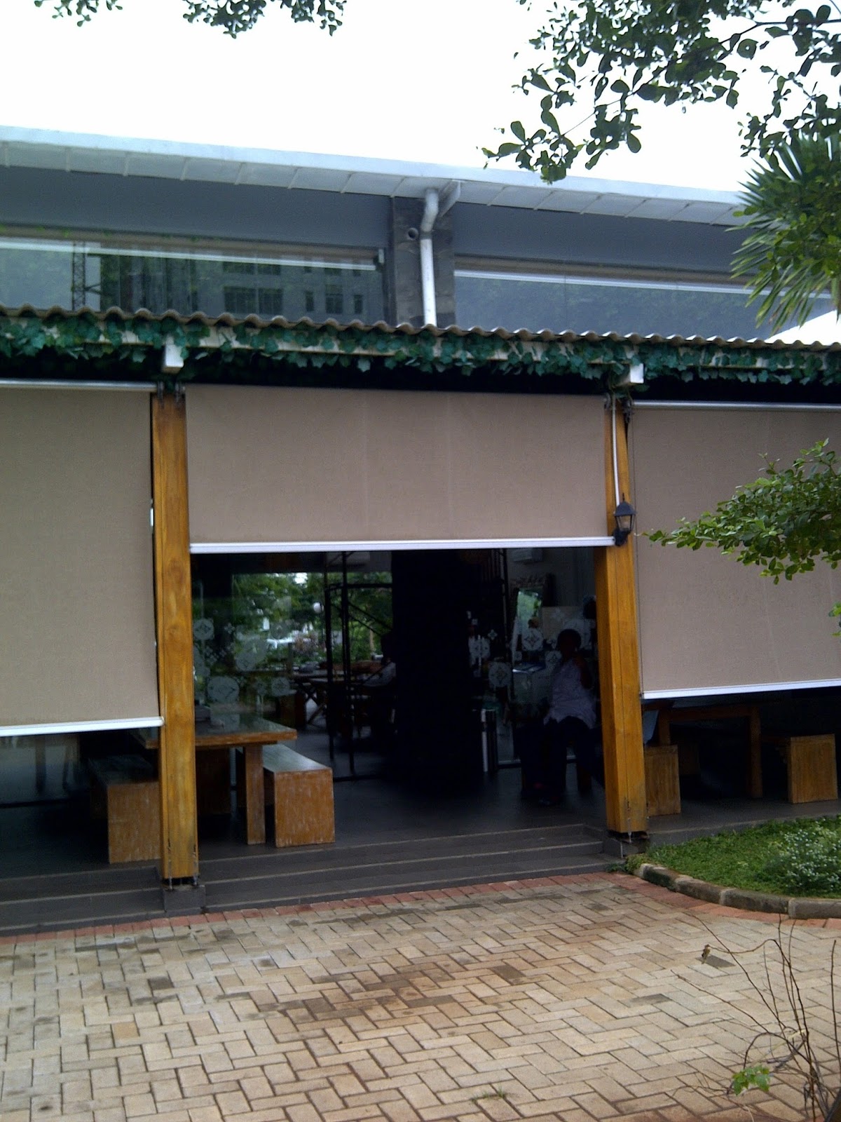 Tukang jual tirai kain sunbrella krey canopy vartikal Tukang jual tirai kain sunbrella krey canopy vartikal