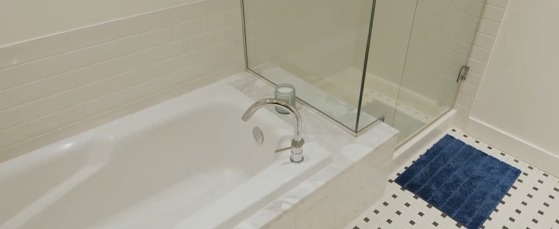 Tour 821 Cambie St #1005, Vancouver vs. 13 Interior Design Photos