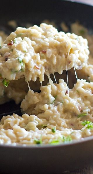 This creamy cauliflower garlic rice is simple, healthy, and so surprisingly good! With garlic, butter, brown rice, and cauliflower.