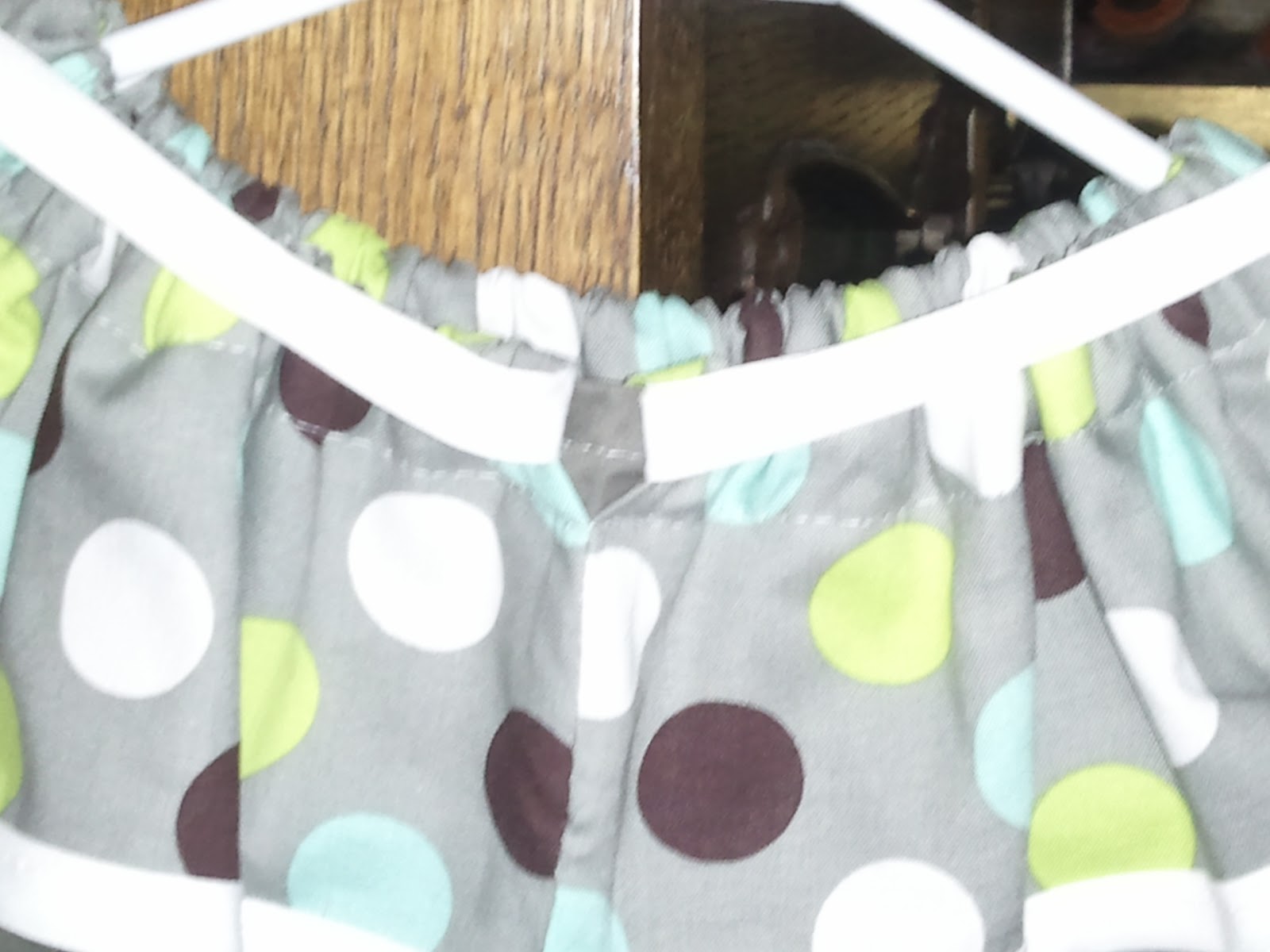 How to make a Clown Collar for a Pillowcase Dress Clown Collar with