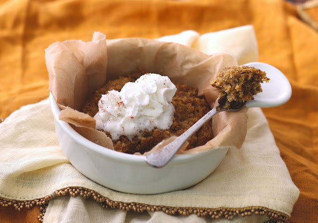 Looking for a tasty dessert for breakfast? Try this healthy Single-Serving Pumpkin Quinoa Flake Microwave Muffin! It's sugar free, gluten free, and vegan!