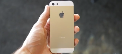 iPhone 5S: i due colori Champagne e Grafite a confronto