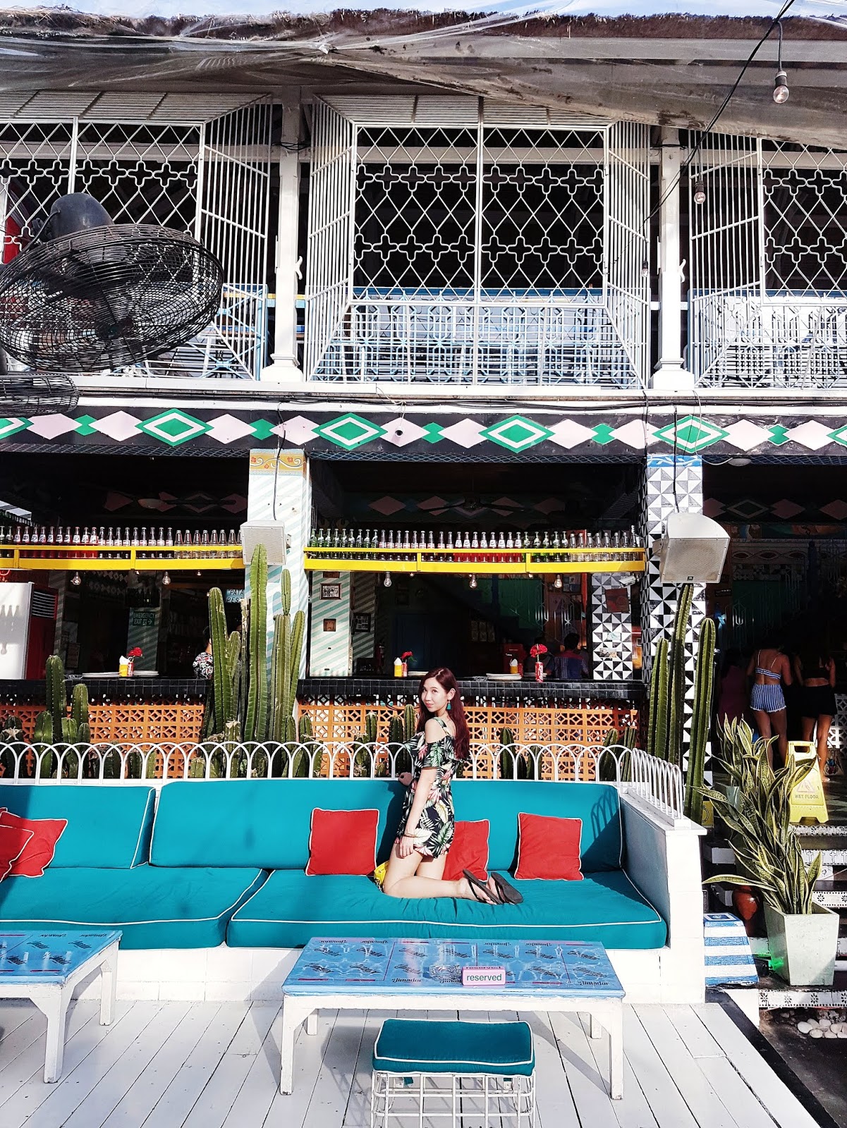 popular and famous bar in kuta bali motel mexicola
