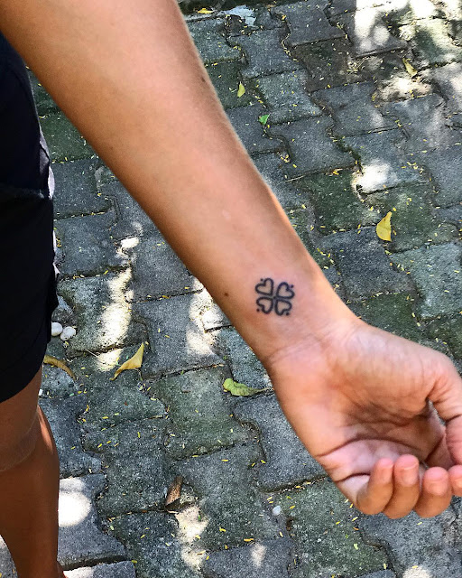 tatuagens femininas de trevo de quatro folhas tatuagens femininas de trevo de quatro folhas
