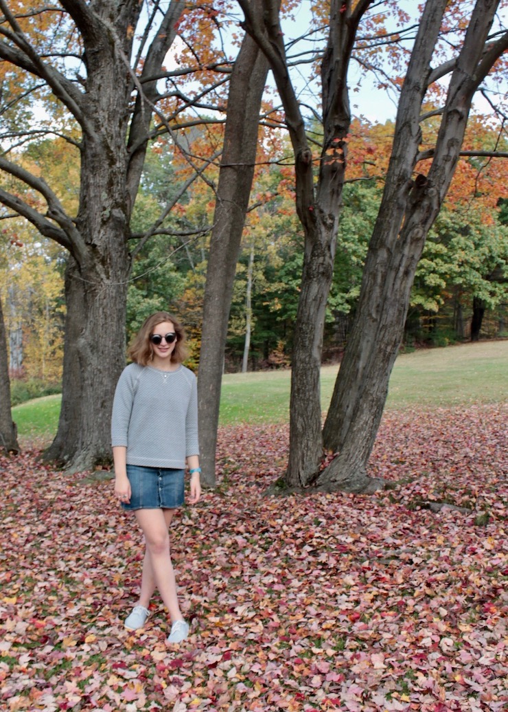 New England Fall outfit: jean miniskirt, 3/4 sleeve sweatshirt, vintage glasses