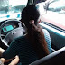 Sambil meneteki Bayinya, Ibu Ini berupaya menjadi pengemudi Angkot 