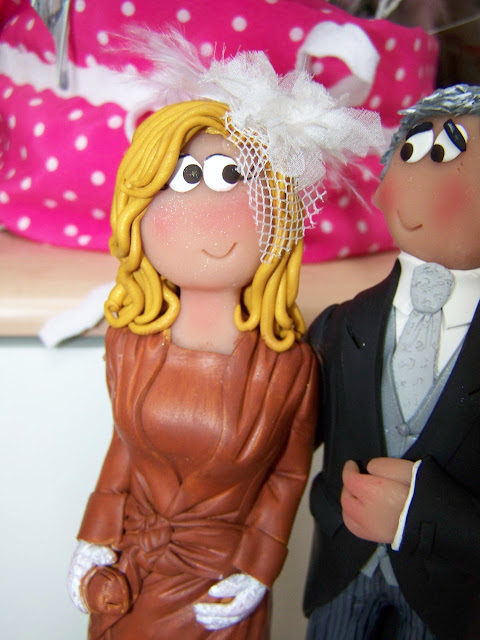 Figuras personalizadas para decorar tu tarta de boda artesanales realizadas por laura Guarnieri y YoToY