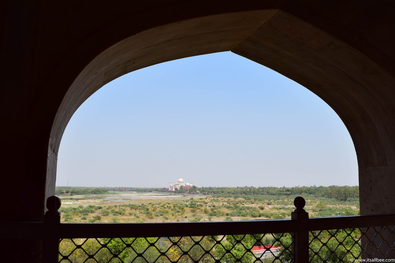 Visiting of The Agra Fort - Photo by Bianca Malata - www.itsallbee.com